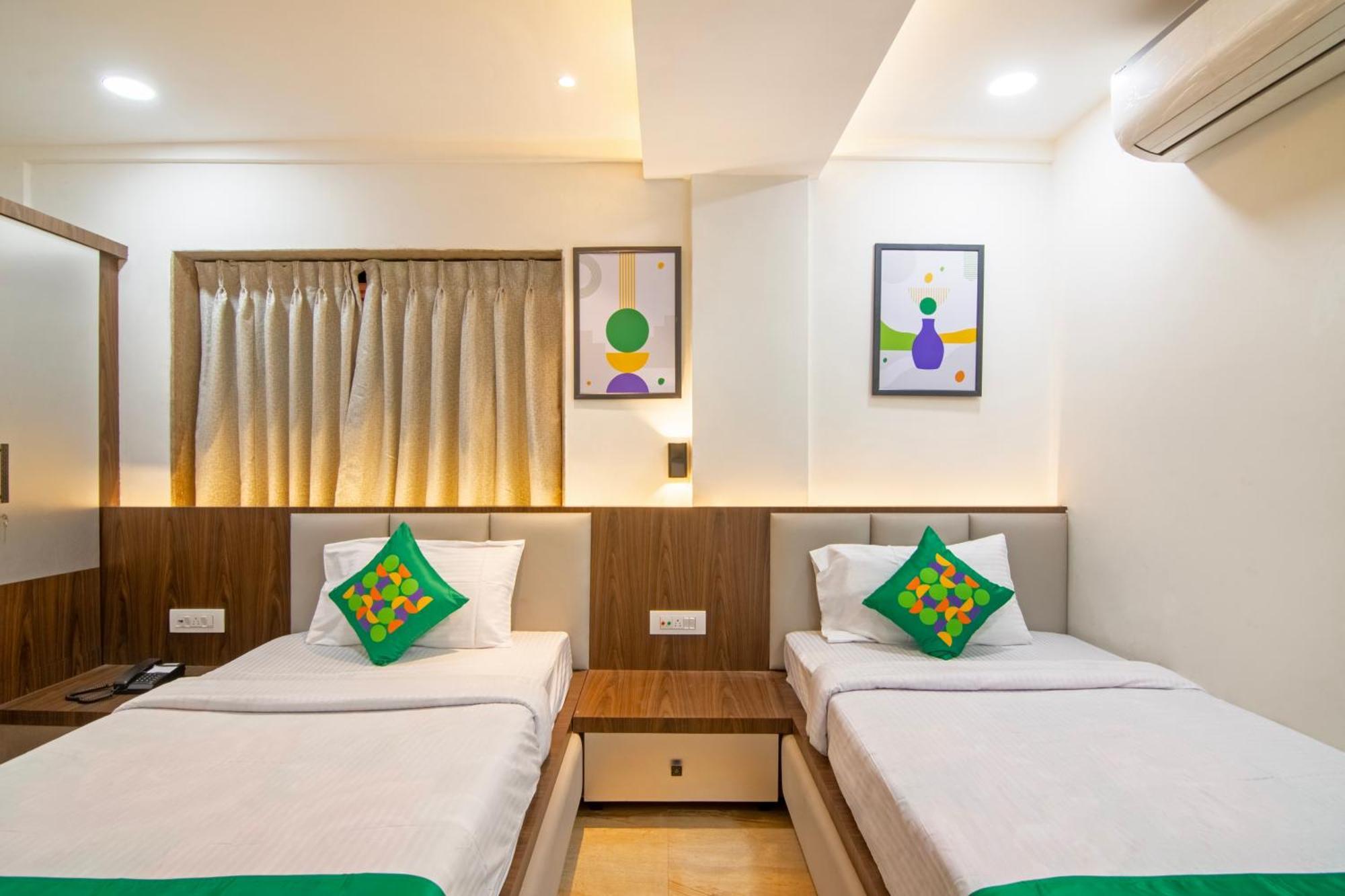 Treebo Petals Banquet & Suites - Kolkata Exterior photo