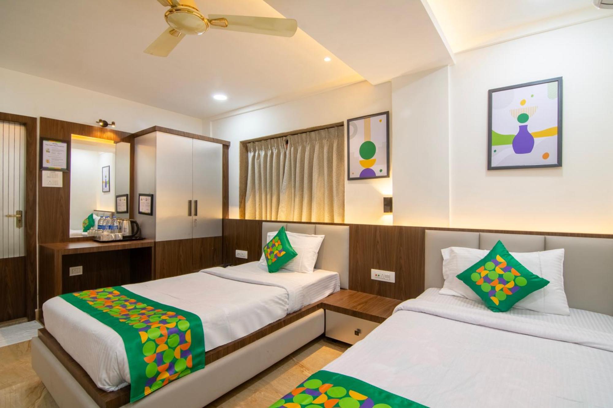 Treebo Petals Banquet & Suites - Kolkata Exterior photo